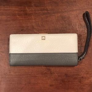 Kate Spade wallet/wristlet!